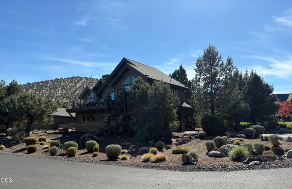 500 Highland Meadow Loop, Redmond, OR 97756