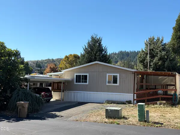 2325 NW Highland Avenue #51, Grants Pass, OR 97526