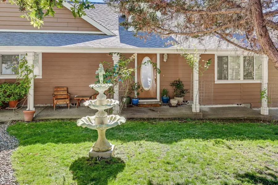 247 SE Hill Top Drive, Grants Pass, OR 97527 - #2