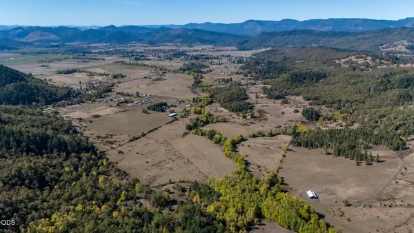 5961 Lookingglass Road, Roseburg, OR 97471