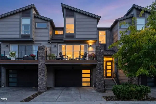 3051 NW Canyon Springs Place, Bend, OR 97703