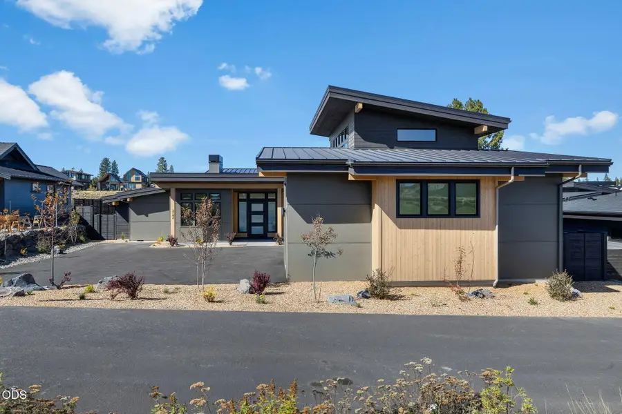 3142 NW Crossing Drive #227, Bend, OR 97703 - #3