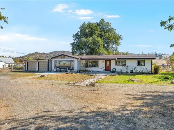 5948 Shady Brook Drive, Central Point, OR 97502