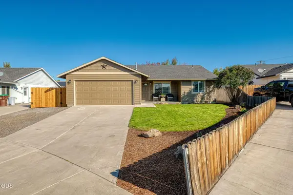 2142 NE Wolverine Loop, Prineville, OR 97754