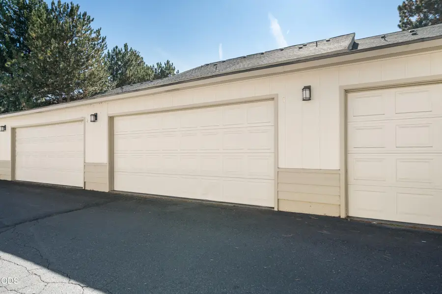 1050 NE Butler Market #APT 3, Bend, OR 97701 - #2