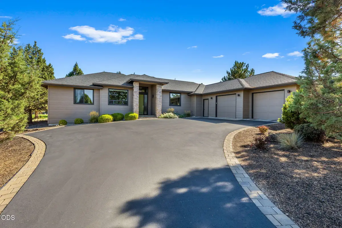 704 Golden Pheasant Drive, Redmond, OR 97756 - #1