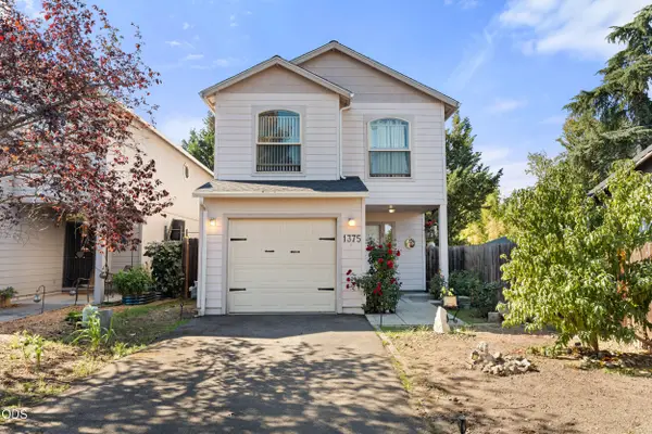 1375 Circle Wood Drive, Central Point, OR 97502