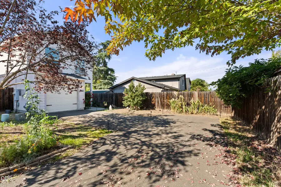 1375 Circle Wood Drive, Central Point, OR 97502 - #3