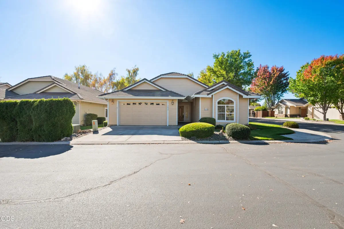 1834 NW Nickernut Place, Redmond, OR 97756 - #1