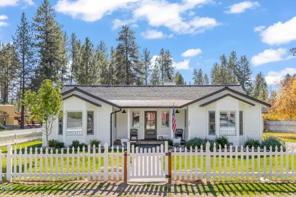 305 W Washington Avenue, Sisters, OR 97759