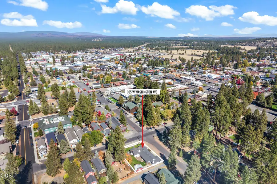 305 W Washington Avenue, Sisters, OR 97759 - #2