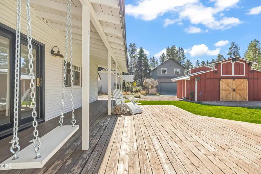 305 W Washington Avenue, Sisters, OR 97759 - #3