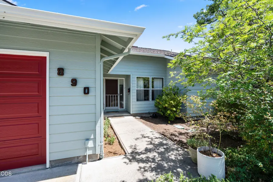 890 Twin Pines Circle, Ashland, OR 97520 - #2