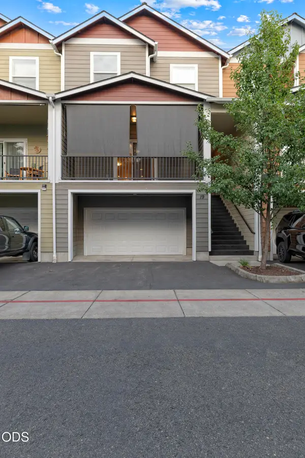 411 Berrydale Avenue #19, Medford, OR 97501