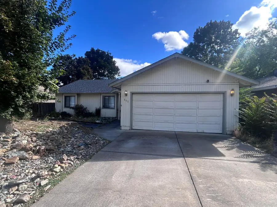 583 Snowy Butte Lane, Central Point, OR 97502 - #3