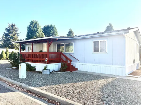 101 Orangewood Drive #M240061, Grants Pass, OR 97526