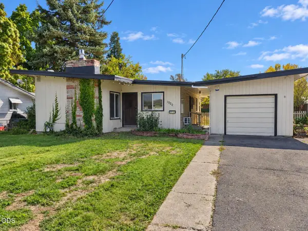 1020 Oak Street, Central Point, OR 97502