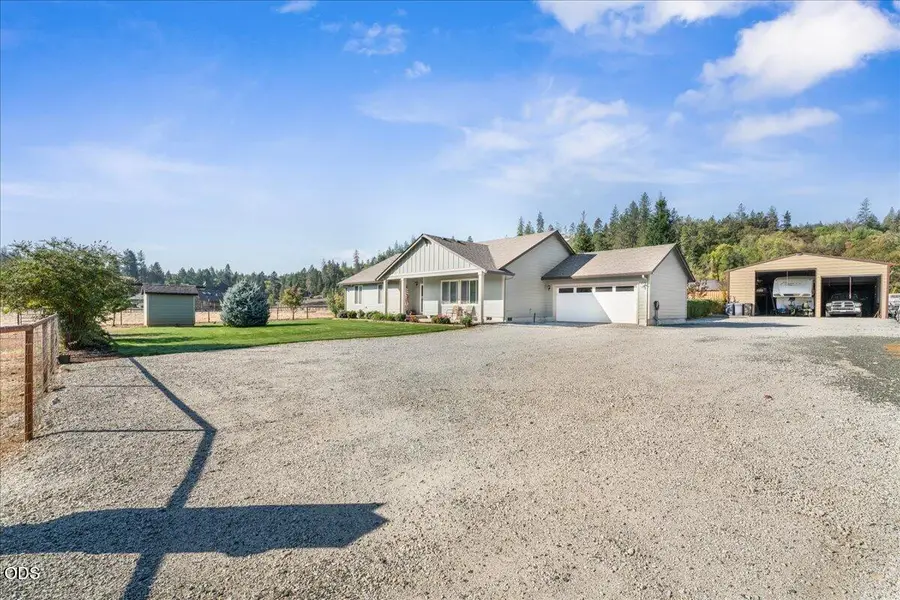 5786 Riverbanks Road, Grants Pass, OR 97527 - #2