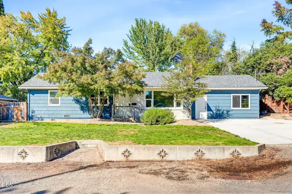 1617 Stratford Avenue, Medford, OR 97504