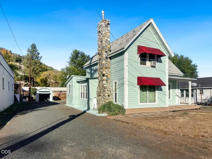 239 S Canyon Boulevard, John Day, OR 97845 - #2