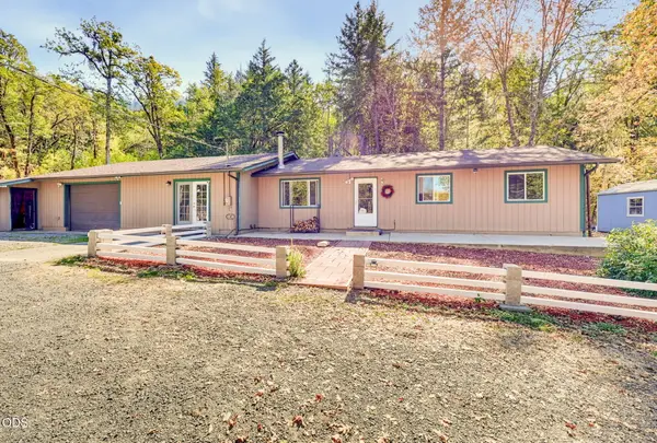 835 Greenview Drive, Cave Junction, OR 97523