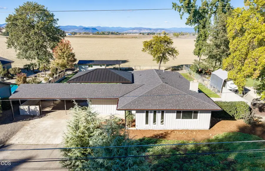 3370 Britt Avenue, Medford, OR 97501 - #2