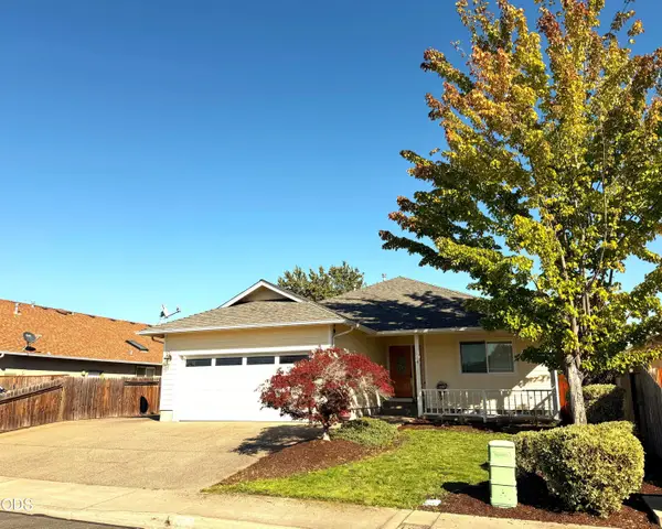 527 SW Wagner Meadows Drive, Grants Pass, OR 97526