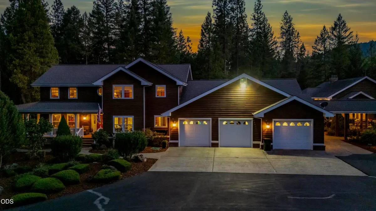 148 Carlos Avenue, Rogue River, OR 97537 - #1