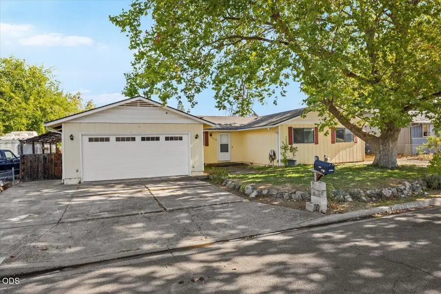 1310 Vista Drive, Central Point, OR 97502 - #2