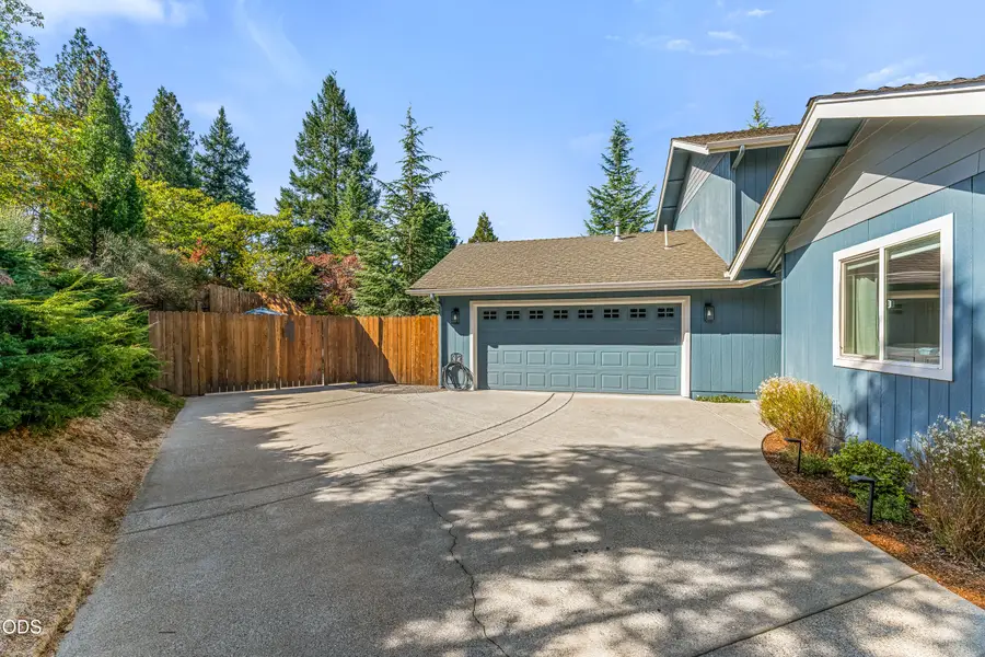 227 Sapphire Court, Grants Pass, OR 97527 - #3