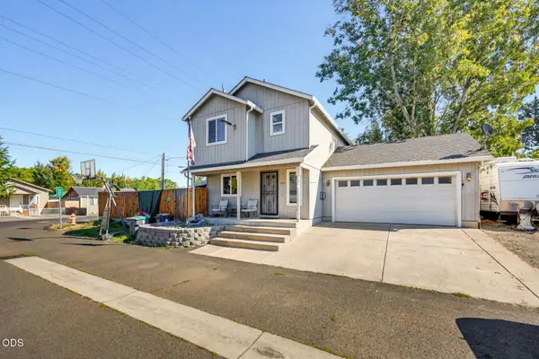 426 Berrydale Avenue, Medford, OR 97501