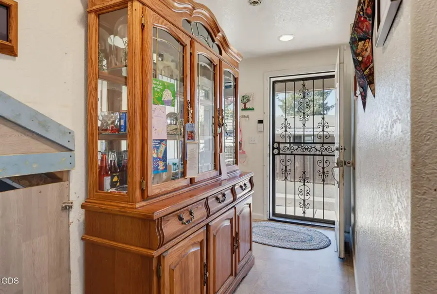 426 Berrydale Avenue, Medford, OR 97501 - #2