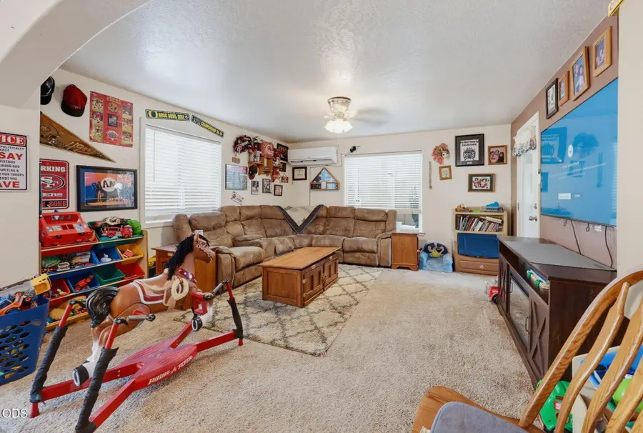 426 Berrydale Avenue, Medford, OR 97501 - #3