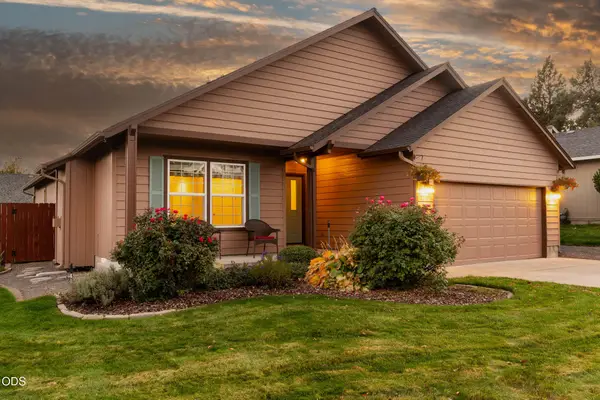 2118 SW Pumice Avenue, Redmond, OR 97756