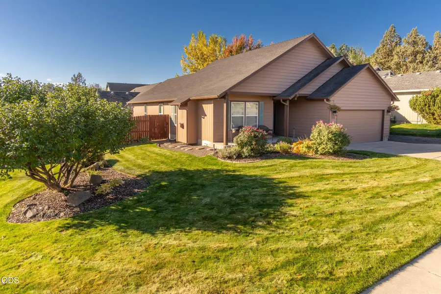 2118 SW Pumice Avenue, Redmond, OR 97756 - #3