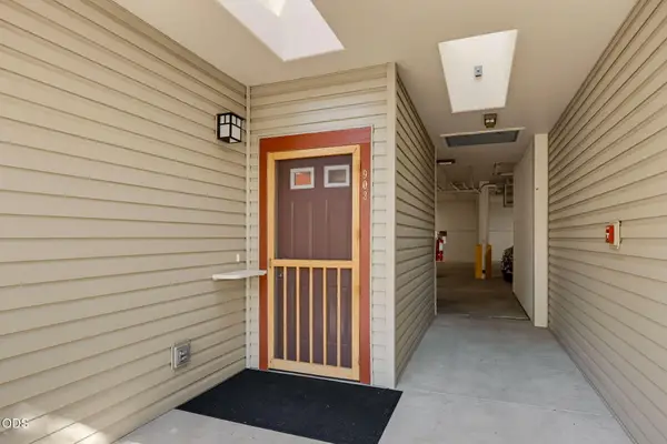 903 Mountain Meadows Circle, Ashland, OR 97520