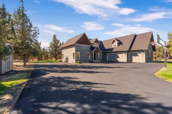 3355 SW 53rd Court, Redmond, OR 97756