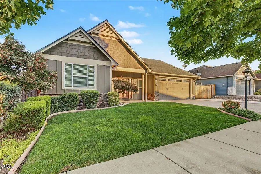 2883 Strasburg Street, Medford, OR 97504 - #3