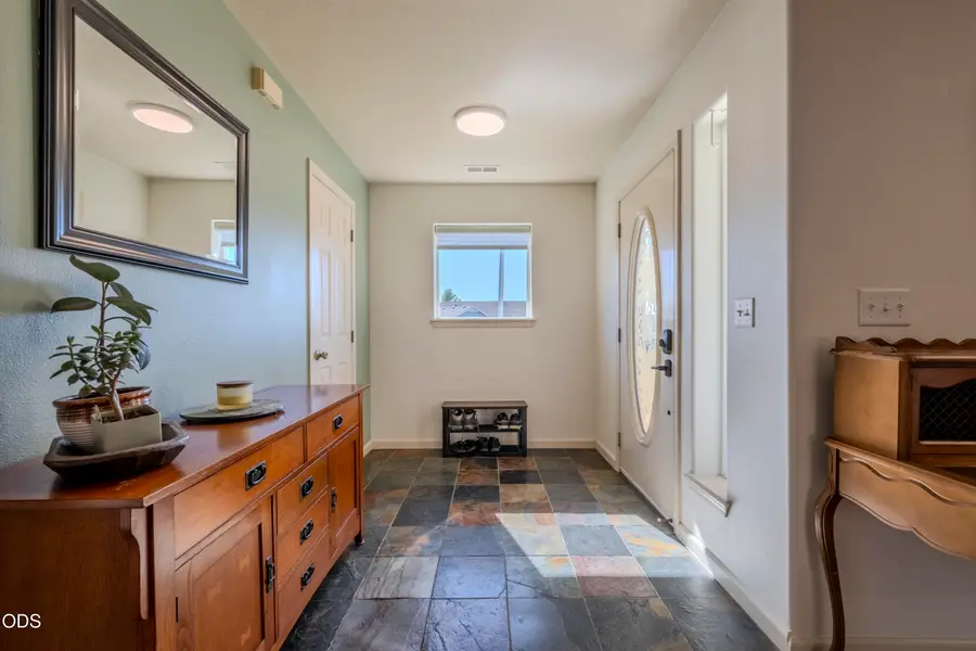 982 Jessica Court, Eagle Point, OR 97524 - #3