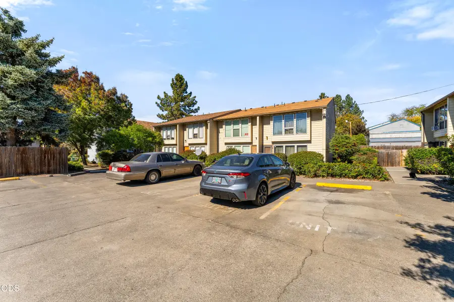 1800 Crater Lake Avenue #36, Medford, OR 97504 - #3