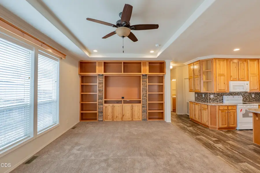 333 Mountain View Drive #UNIT 150, Talent, OR 97540 - #3