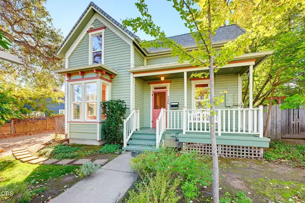 726 Iowa Street, Ashland, OR 97520