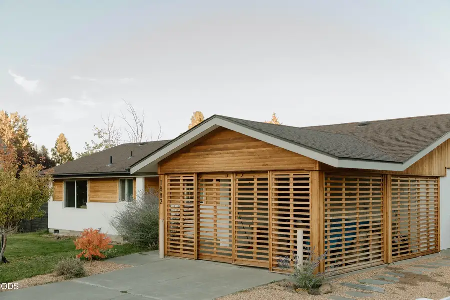 1882 NE Diablo Way, Bend, OR 97701 - #3