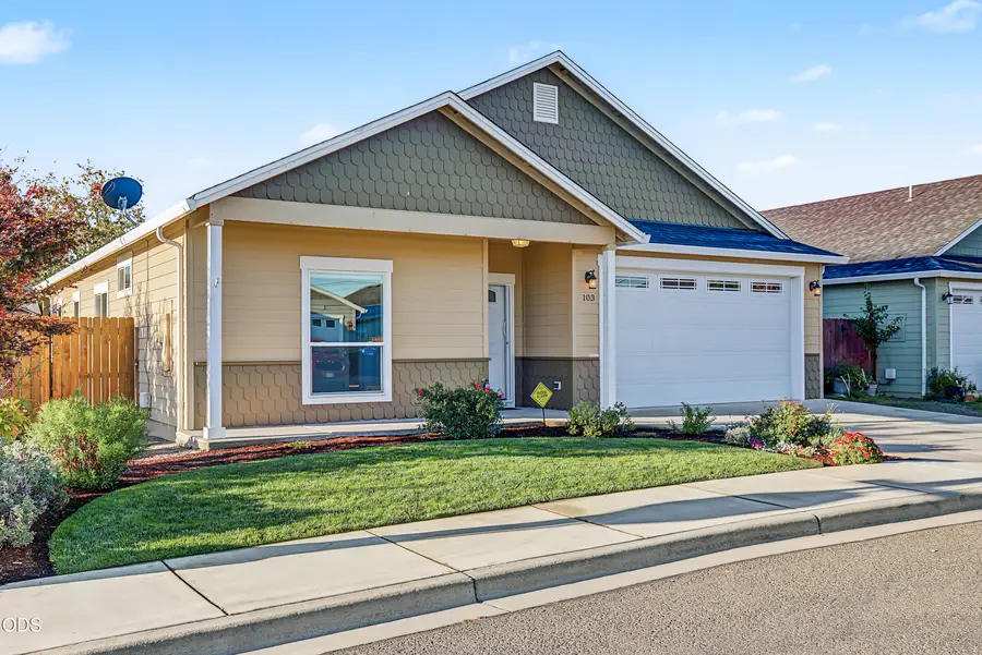 103 Greenview Drive, Eagle Point, OR 97524 - #3