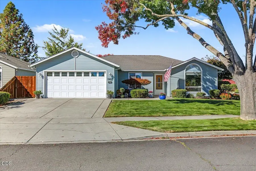 1902 Mckenzie Drive, Medford, OR 97501 - #2