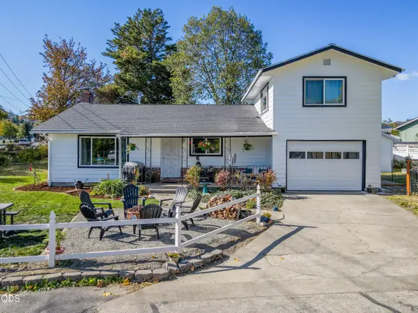 720 NW Morgan Lane, Grants Pass, OR 97526