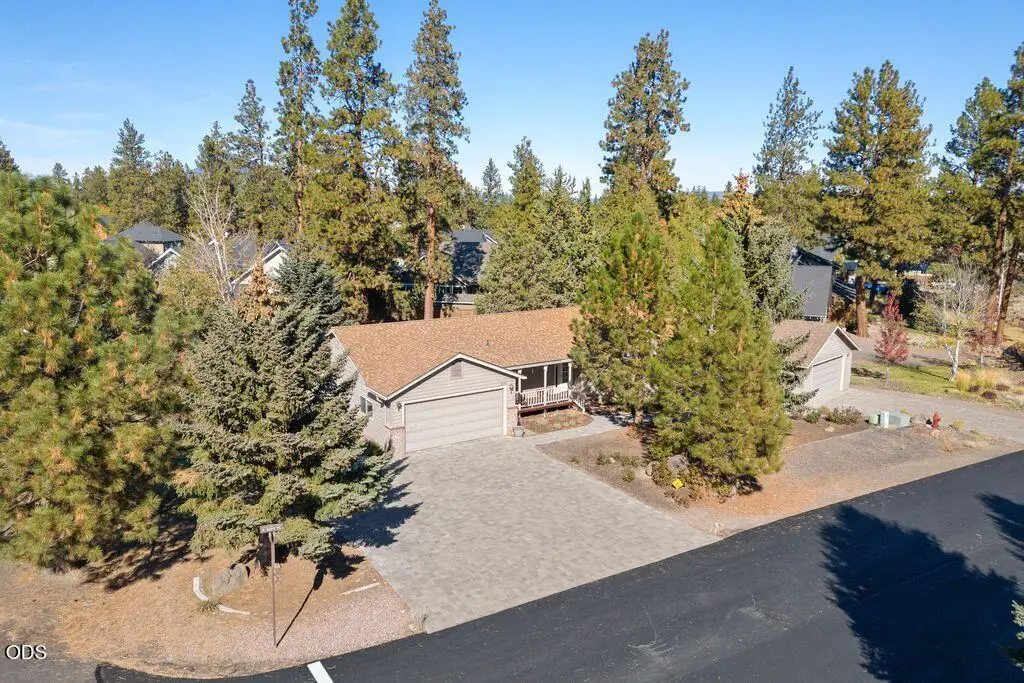 205 N Rope Place, Sisters, OR 97759 - #1