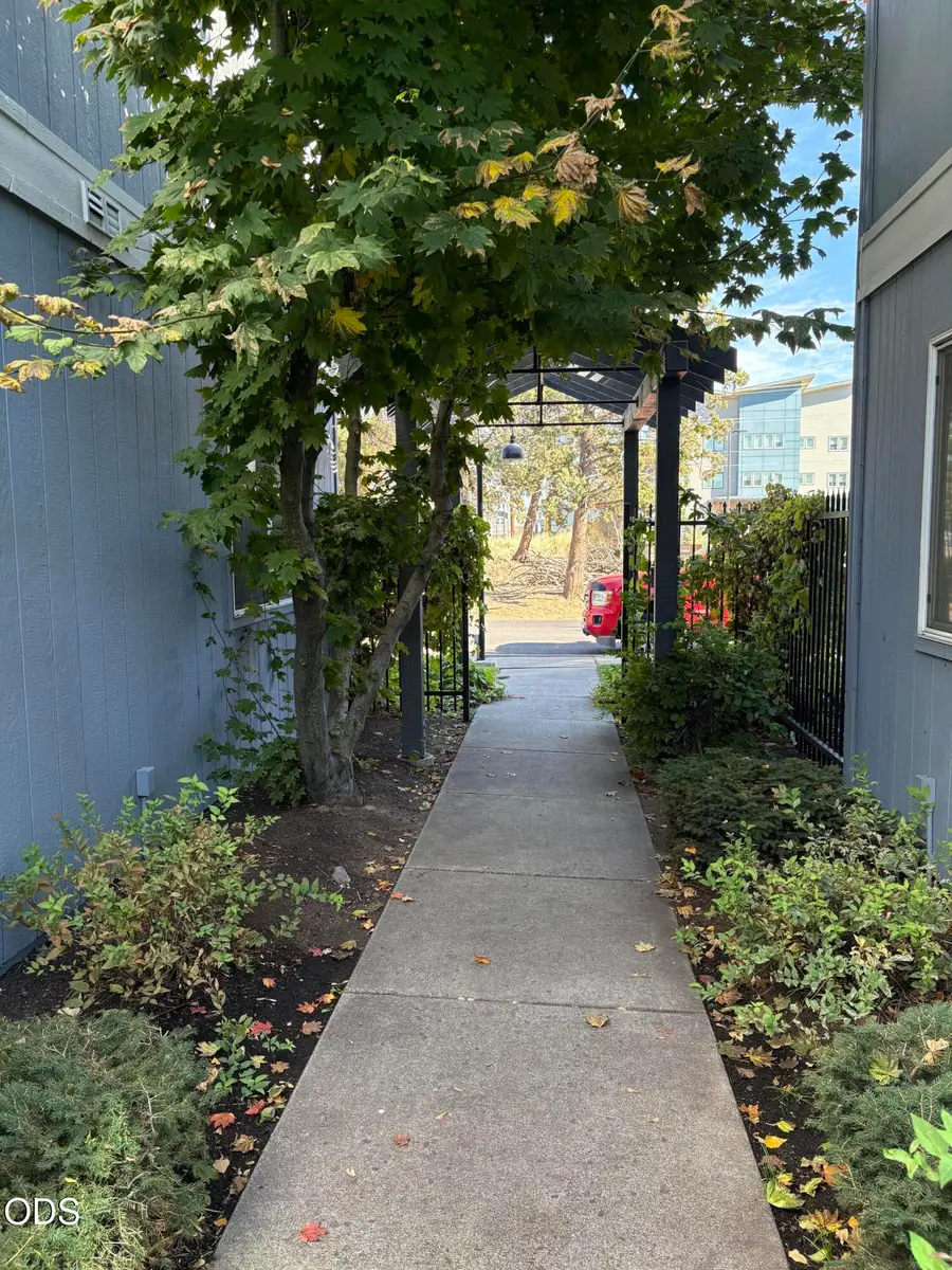 1031 SE 4th Street #APT 21, Bend, OR 97702 - #3