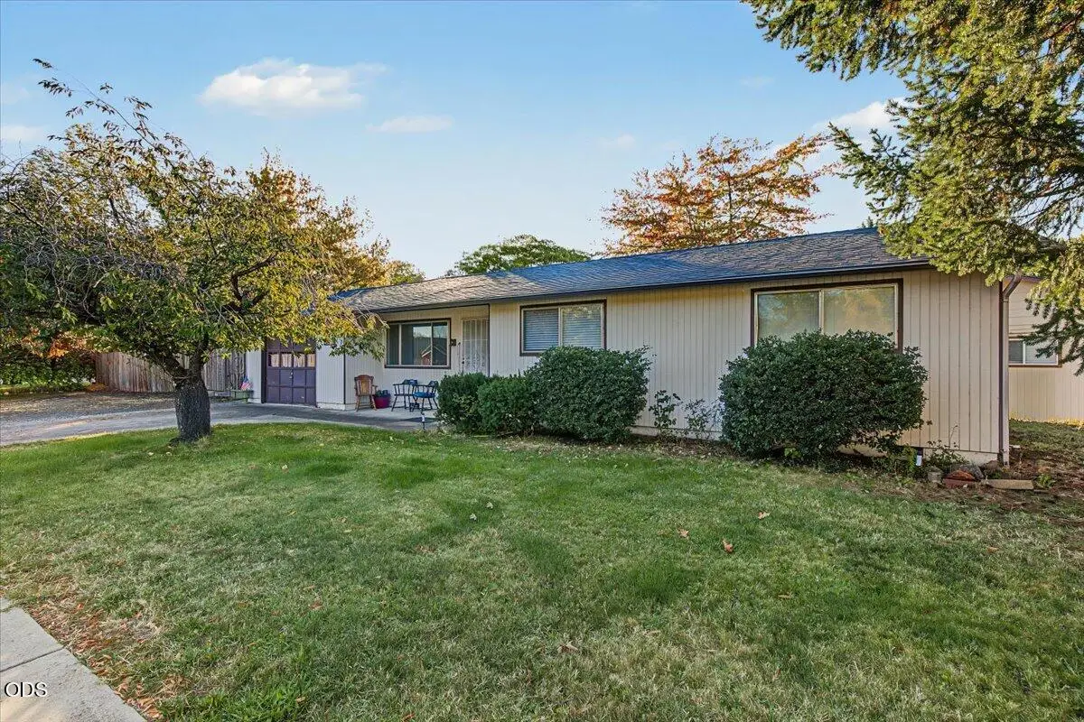 299 Loto Street, Eagle Point, OR 97524 - #1