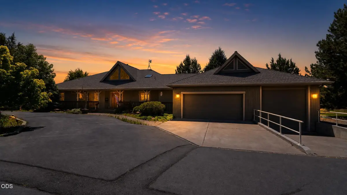 18203 Fadjur Lane, Sisters, OR 97759 - #1